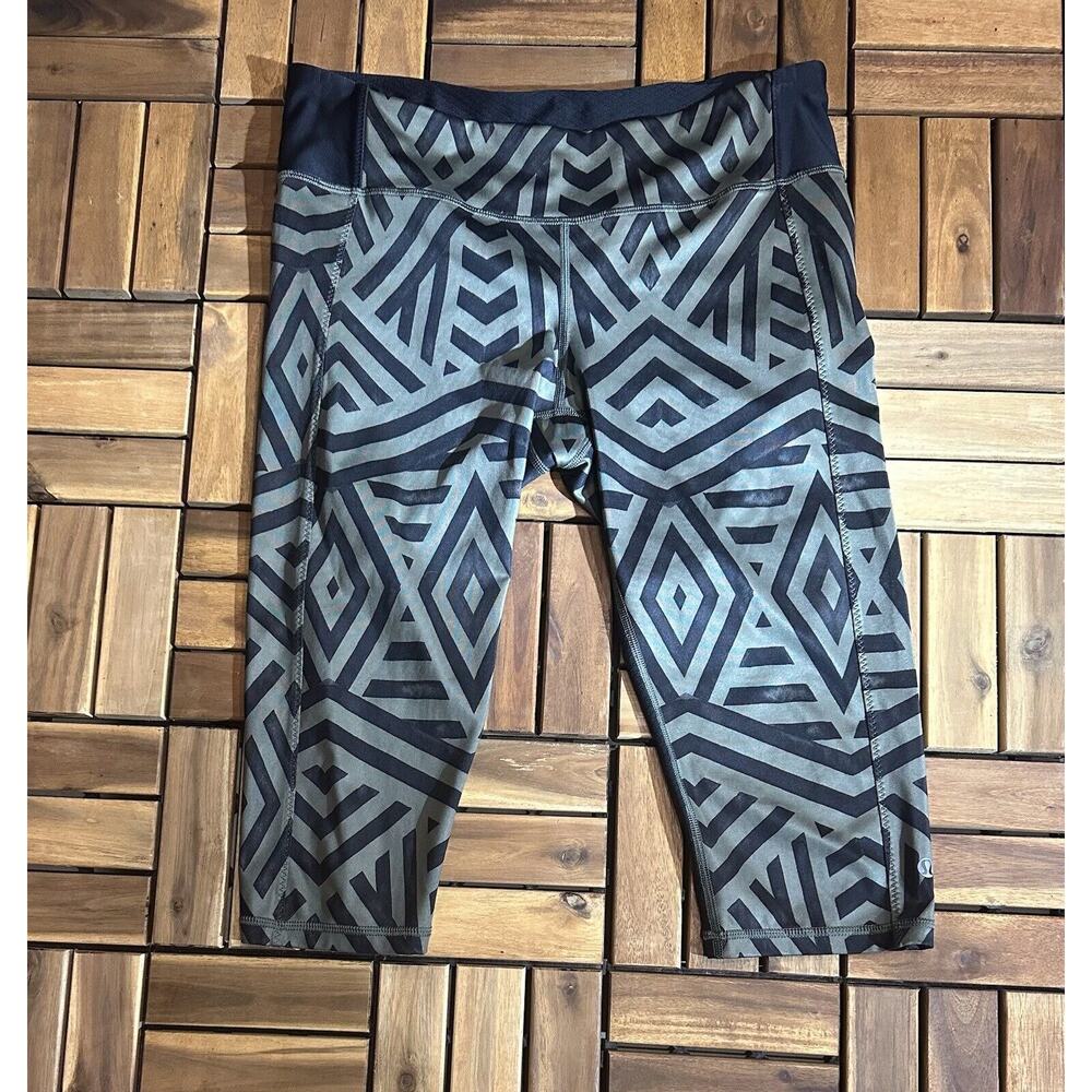 Lululemon Leggings Womens 10 Green Black Chevron Shuffle Fatigue Clip-In Crop